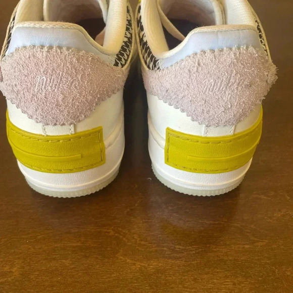 NIKE AIR FORCE 1 - Picture 3 of 7